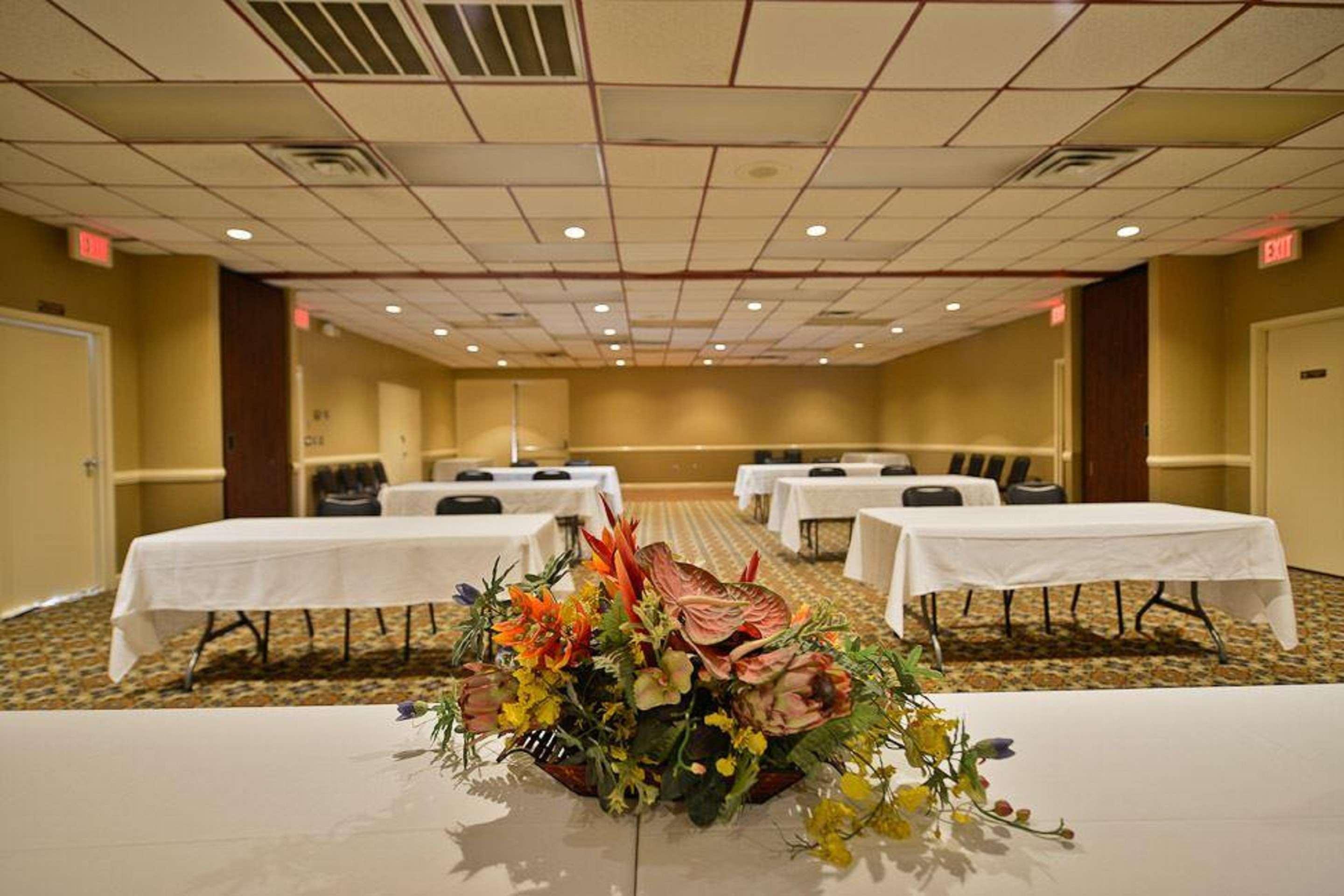 Best Western Tulsa Airport Eksteriør bilde